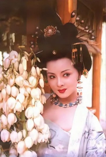 杨贵妃：天长地久有时尽，此恨绵绵无绝期。